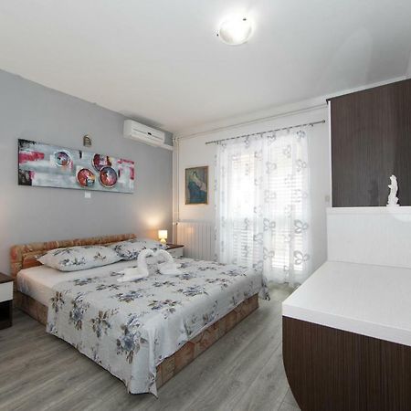 Apartament David I Rino Brela Zewnętrze zdjęcie