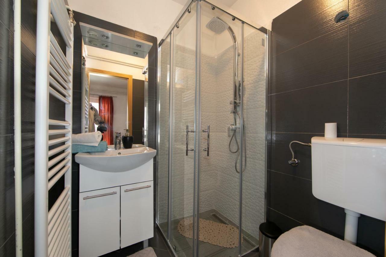 Apartament David I Rino Brela Zewnętrze zdjęcie