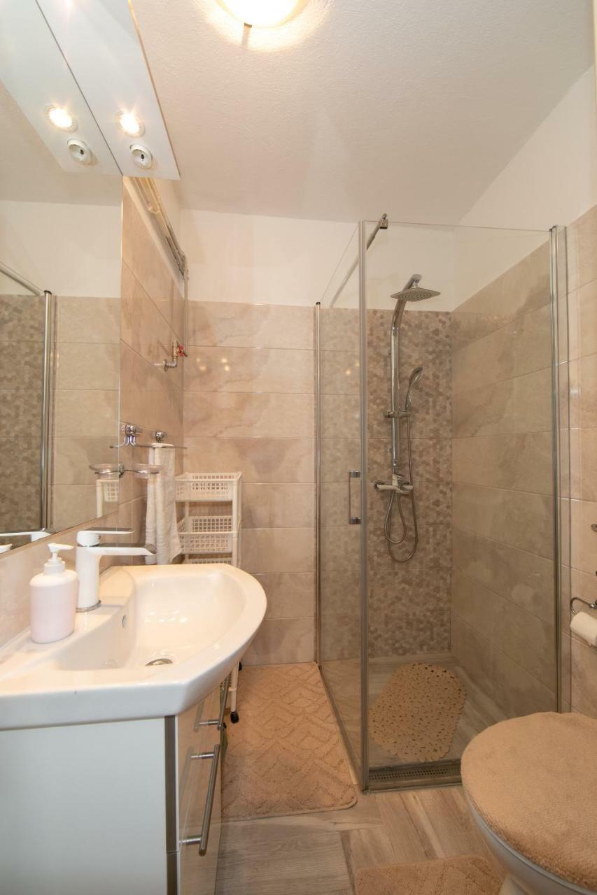 Apartament David I Rino Brela Zewnętrze zdjęcie